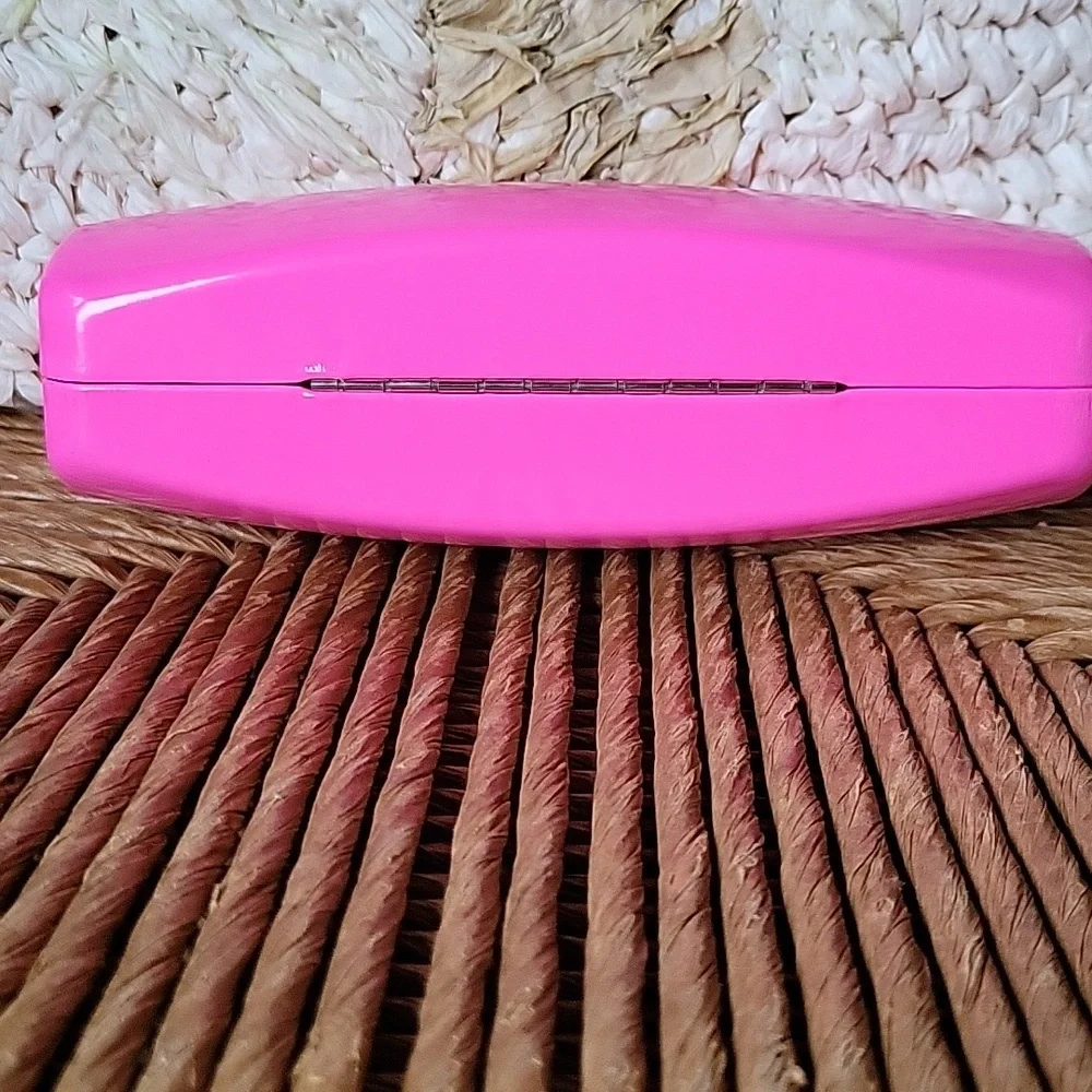 Betsey Johnson pink, hard, eyeglass/sunglass case